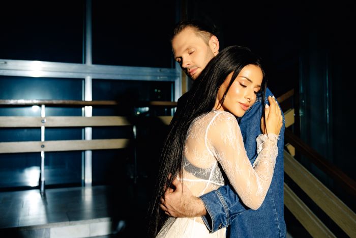 ZLATA OGNEVICH & CHEEV – Обійми-Обійми