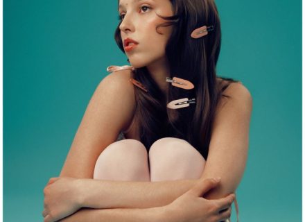 Liza Bibikova: пін-ап-німфетка роздяглася під гасло «З нами все буде гаразд»